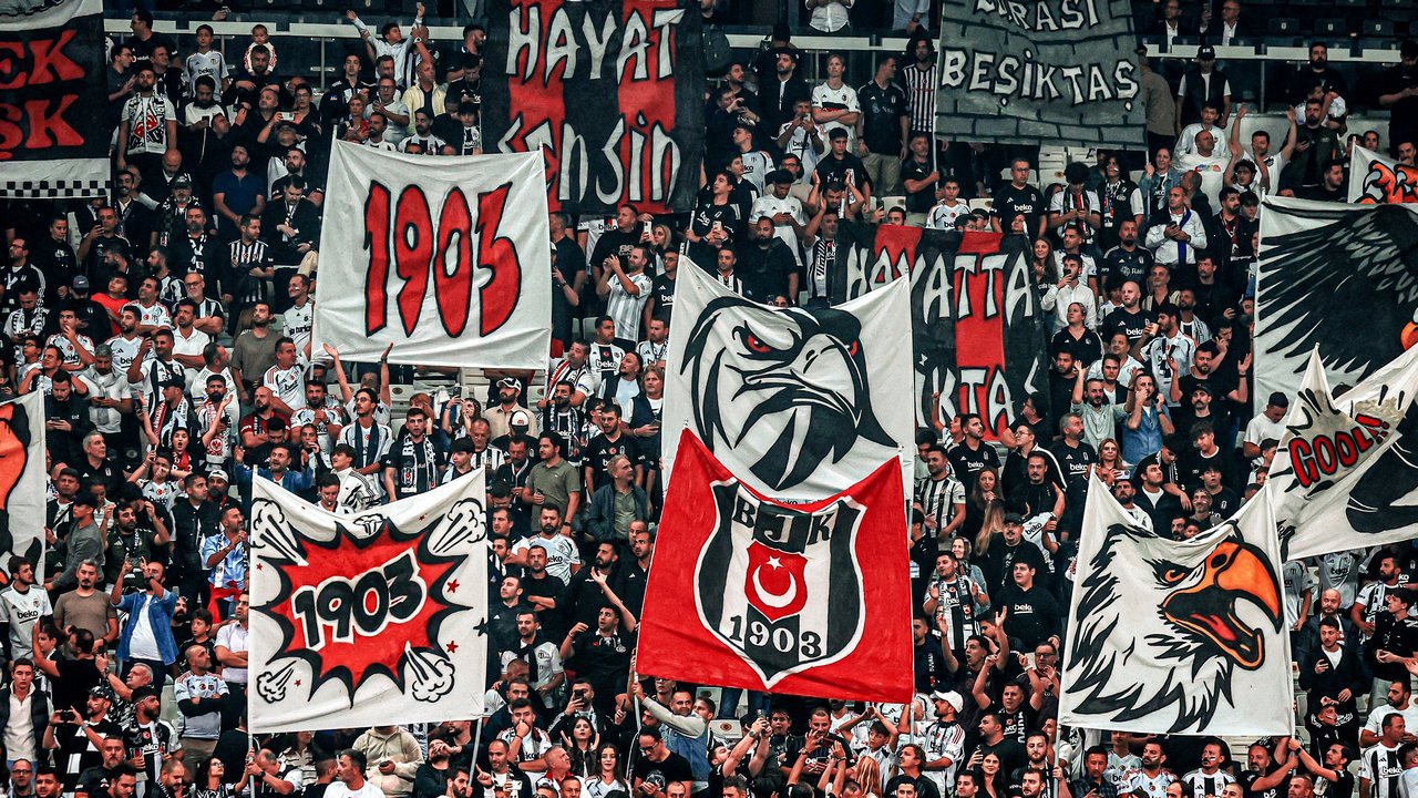 Tempat Menonton Antalyaspor vs Besiktas di Liga Super Turki 2024/25