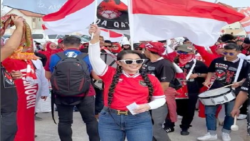 5 Publik Figur ‘Doyan’ Nonton Bola