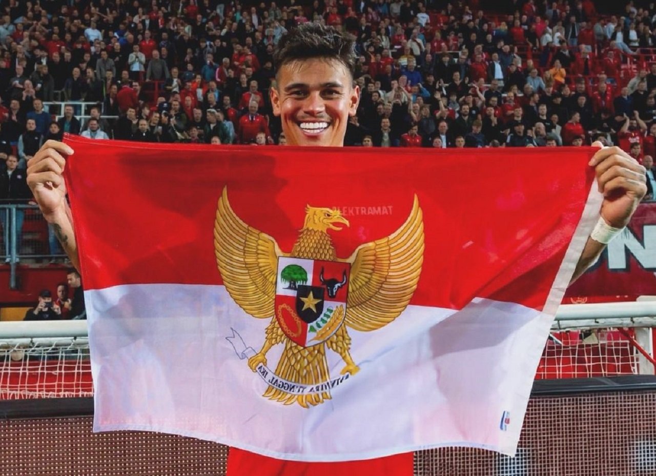 Mees Hilgers Kibarkan Bendera Merah Putih di Laga Twente vs Heerenveen, Siap Bela Timnas Indonesia!