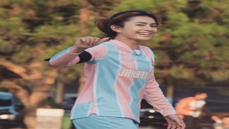 5 Publik Figur ‘Doyan’ Nonton Bola