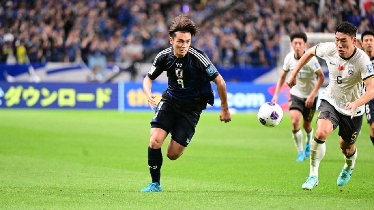 Siapa Orang Tua Ayase Ueda? Penyerang Jepang yang Diisukan Masuk Timnas Indonesia