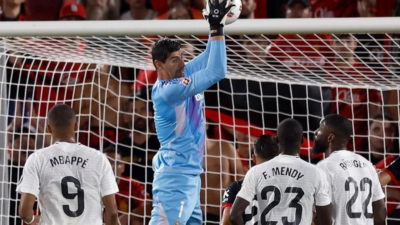 Real Madrid vs Borussia Dortmund di Liga Champions 2024/25 - Thibaut Courtois Bertekad Menebus Kekalahan