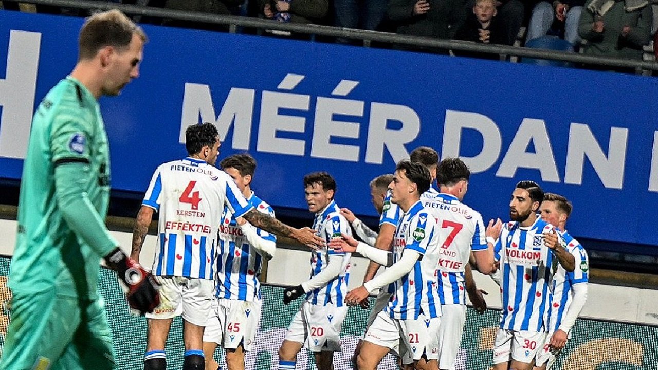 Prediksi Heerenveen vs PSV di Eredivisie 2024/25 - Ambisi Boeren Lanjutkan Tren Kemenangan