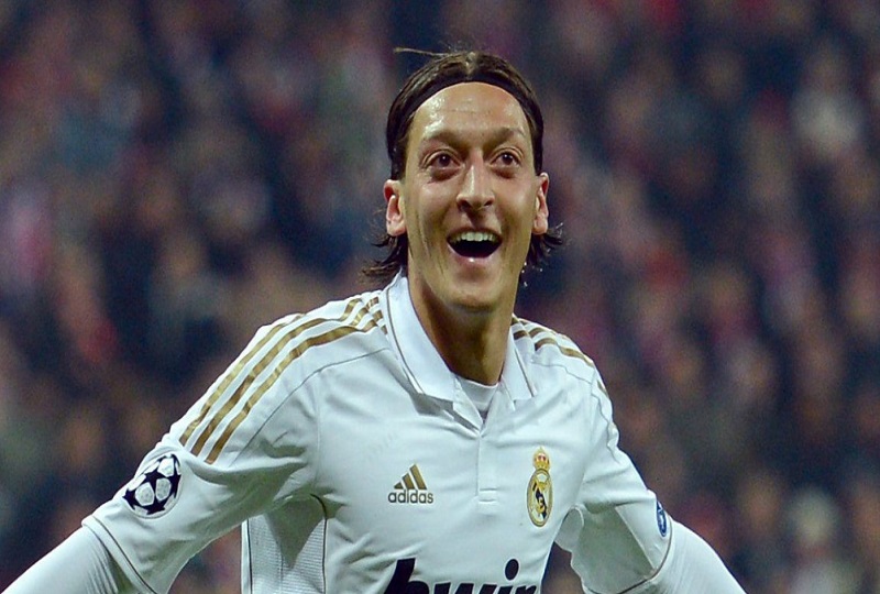 Mesut Ozil saat bermain di Real Madrid.