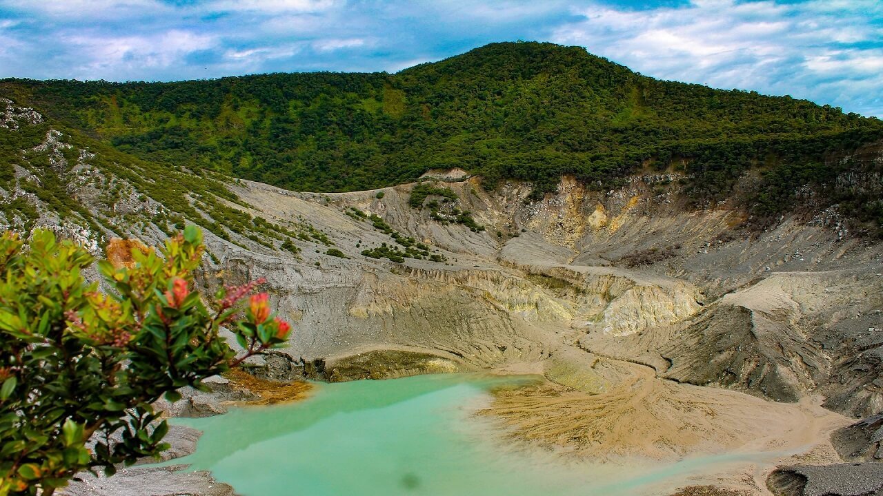 20 Tempat Wisata di Lembang yang Lagi Hits 2025