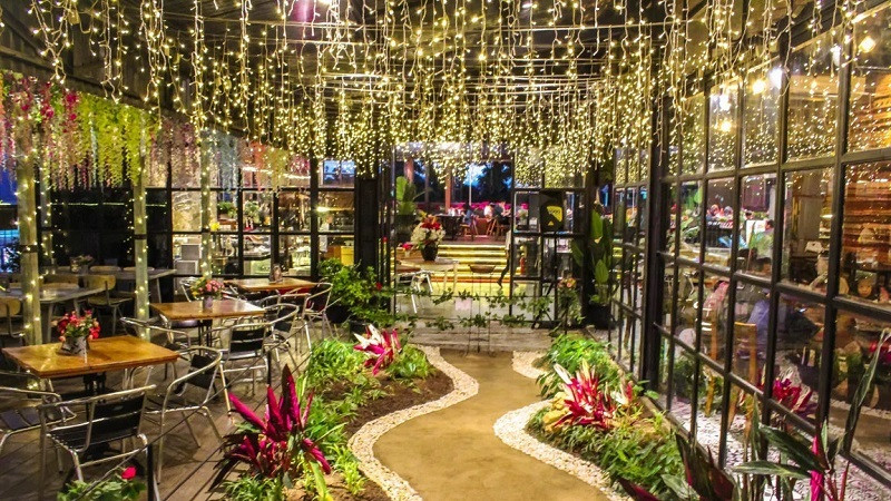 Roofpark Cafe & Restaurant Bogor