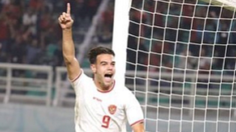 Striker Timnas Indonesia U-19, Jens Raven