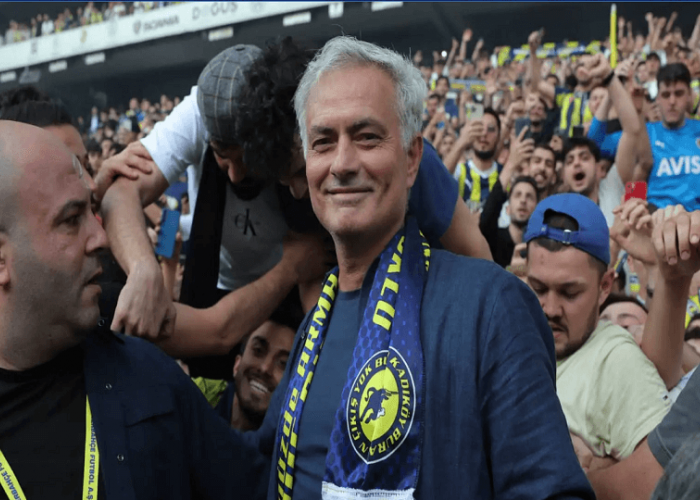 Jose Mourinho resmi ditunjuk jadi pelatih Fenerbahce