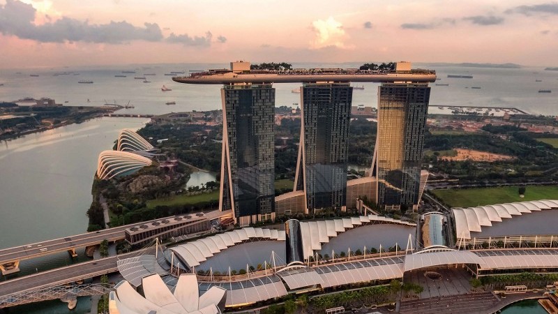 Jelaskan Mengapa Negara Singapura Lebih Berfokus Pada Perdagangan dan Industri