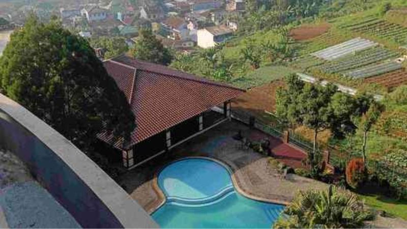 Puncak Inn Resort Hotel