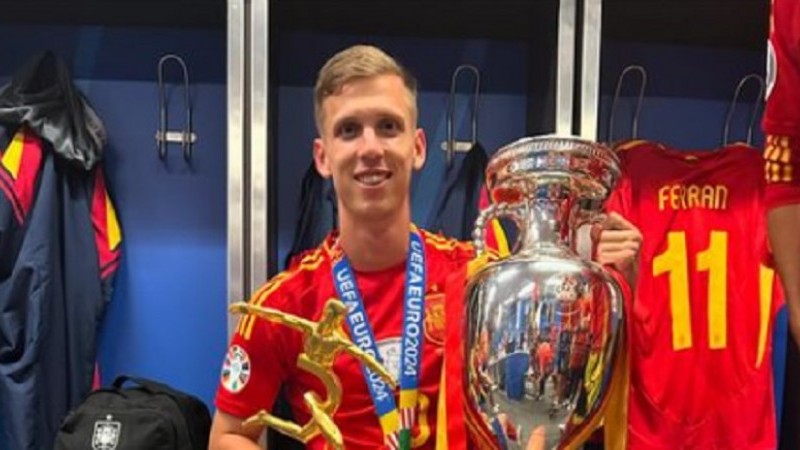 Bursa Transfer:  Liverpool Siap Tebus Dani Olmo dan Anthony Gordon Gantikan Mohamed Salah?