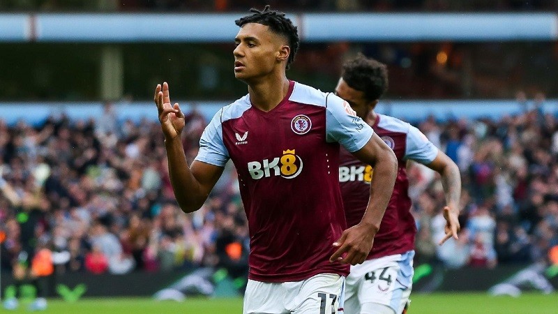 Penyerang Aston Villa, Olie Watkins