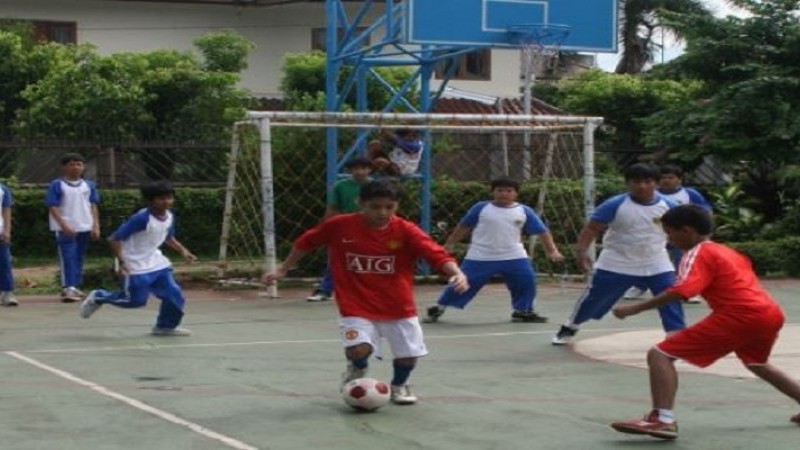 3. Potret Lawas Al Ghazali Memakai Jersey Saat Main Bola