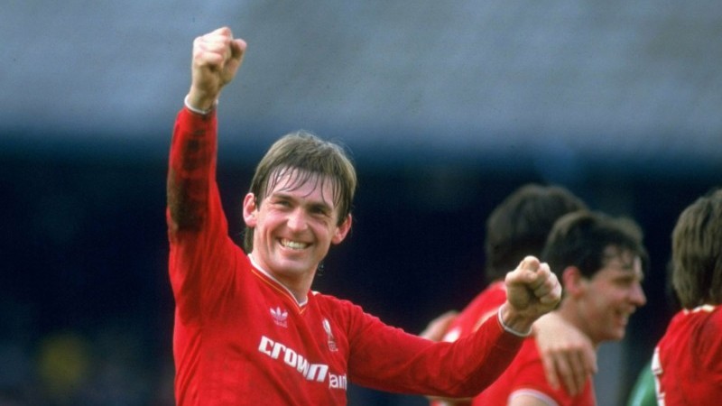 Sir Kenny Dalglish saat masih bermain di Liverpool