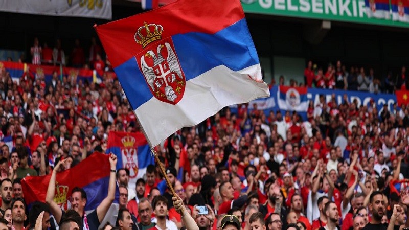 UEFA Jatuhkan Hukuman ke FA Serbia
