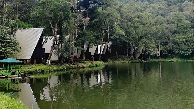 Telaga Warna Puncak Cisarua
