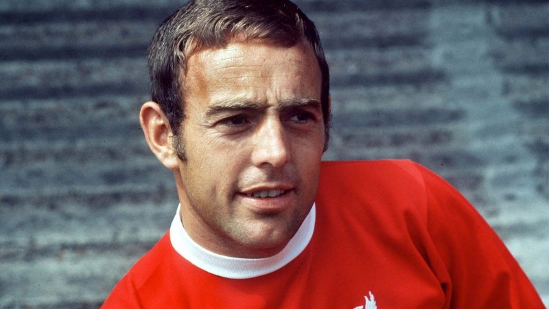 Ian St. John saat masih bermain di Liverpool.