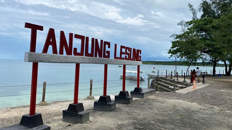 Pantai Tanjung Lesung