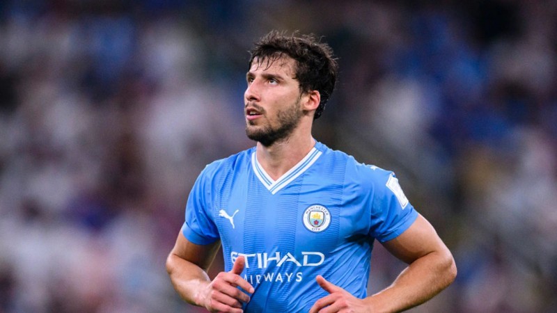 Ruben Dias, bek tengah Man City