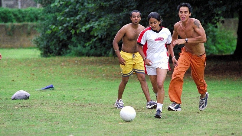 Bend It Like Beckham (2002)