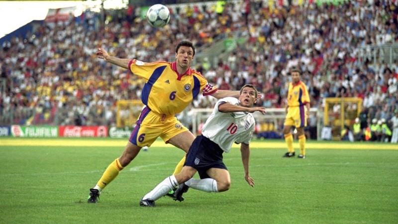 Potret pertandingan Inggris vs Rumania di fase grup Euro 2000.