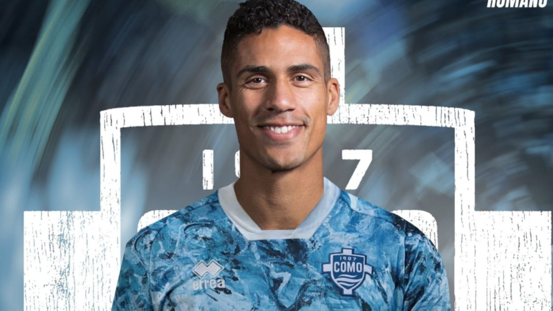 Raphael Varane resmi bergabung dengan Como 1907
