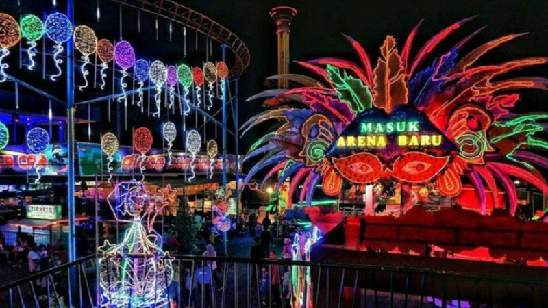 Batu Night Spectacular (BNS) – Hiburan Penuh Warna di Malam Tahun Baru