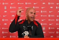Manchester United vs Liverpool: Arne Slot Buka Peluang Turunkan Federico Chiesa