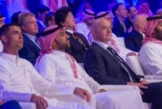 Cristiano Ronaldo Temani Presiden FIFA Gianni Infantino di Acara Esports Arab Saudi