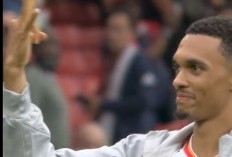  Liverpool Pecundangi Manchester United, Trent Alexander-Arnold Beri Salam Tiga Jari di Old Trafford