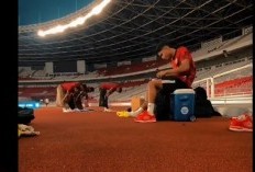 Momen Pemain Timnas Indonesia Gelar Sholat di GBK, Marselino Sibuk Ikat Sepatu