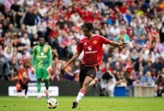 Ipswich vs MU: Ruben Amorim Yakin Mainkan Leny Yoro?