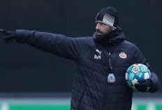 Datang ke Manchester United, Ruud van Nistelrooy Bakal Kudeta Erik ten Hag?