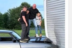 Presiden UFC Dana White Nabrak, Malah Senyum di Atas Mobil Mewahnya