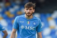 Khvicha Kvaratskhelia Cuekin Kontrak Baru Napoli, Hijrah ke PSG?