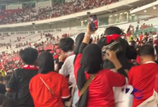 Viral Fans Cewek Timnas Indonesia Kerubungi Nathan Tjoe-A-On, Netizen: Zaman Simon Pada ke Mana?