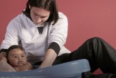 Heboh Potret Jadul Lionel Messi Mandikan Lamine Yamal saat Masih Bayi, Netizen: Bakatnya Diwariskan dari GOAT!