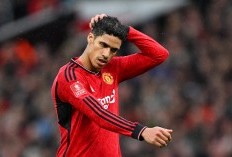 Bos Baru Man Utd Jim Ratcliffe Kantongi Bek Murah Pengganti Raphael Varane