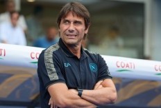 Antonio Conte Bikin Chelsea dan Tottenham Cemas Usai Bawa Napoli Menang