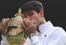 Hasil Wimbledon 2024: Carlos Alcaraz Pertahankan Gelar Juara usai Kalahkan Novak Djokovic