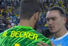 Copa America 2024: Darwin Nunez Hibur Alisson Becker yang Sedih Usai Brasil Tersingkir