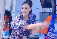 Maia Estianty Bangga Bisa Kibarkan Bendera Finis MotoGP Mandalika 2024: Jalur Ordal!