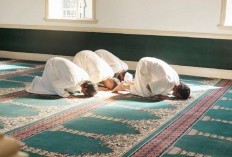 Bacaan Niat Sholat Tarawih Berjamaah Sebagai Makmum dan Artinya Lengkap