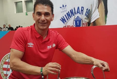  Vanenburg Jadi Asisten Pelatih Timnas Indonesia, Kluivert dan Landzaat Beri Sambutan Hangat