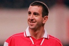 Nigel Winterburn Yakin Arsenal Main Terbuka Lawan Manchester City, Anti Parkir Bus?