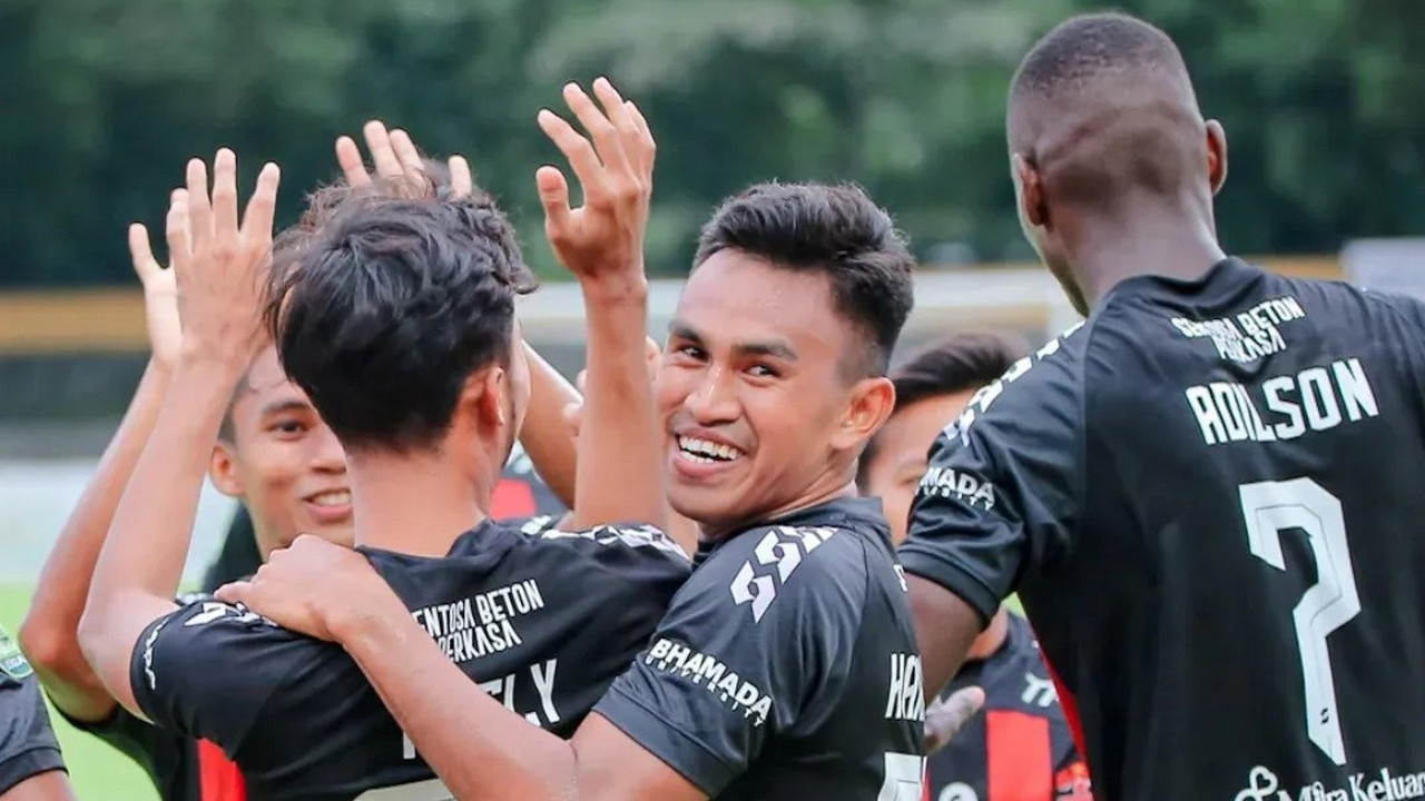 Tempat Menonton Gresik United vs Persekat di Liga 2 2024/25