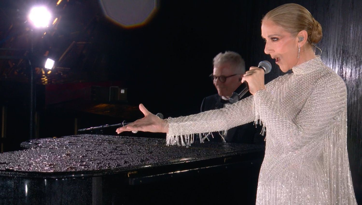 Celine Dion Disebut Jadi Penyelamat di Tengah Buruknya Pembukaan Olimpiade Paris 2024