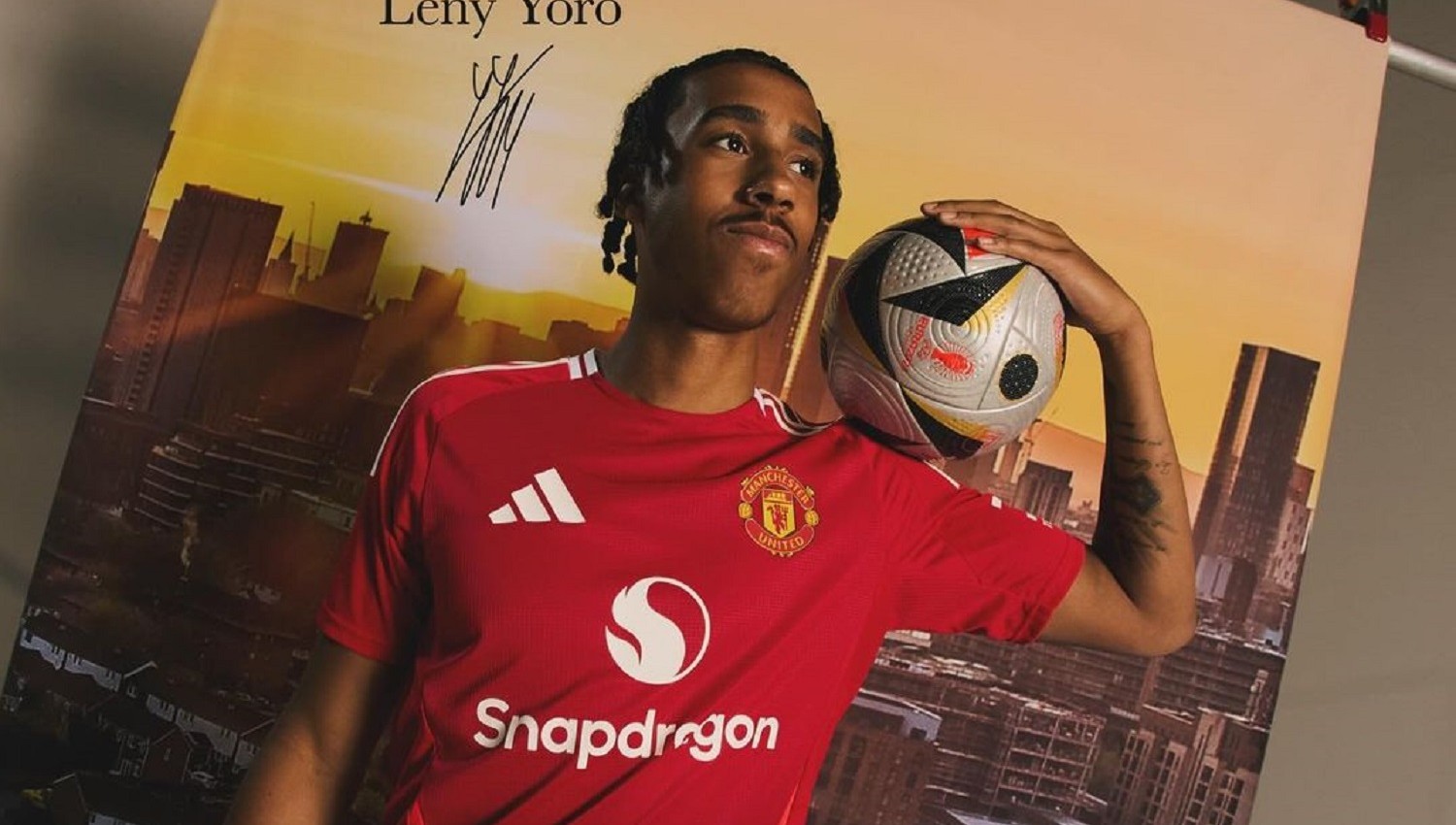 Drama Transfer! Rio Ferdinand Bantu Manchester United Rebut Leny Yoro dari Real Madrid