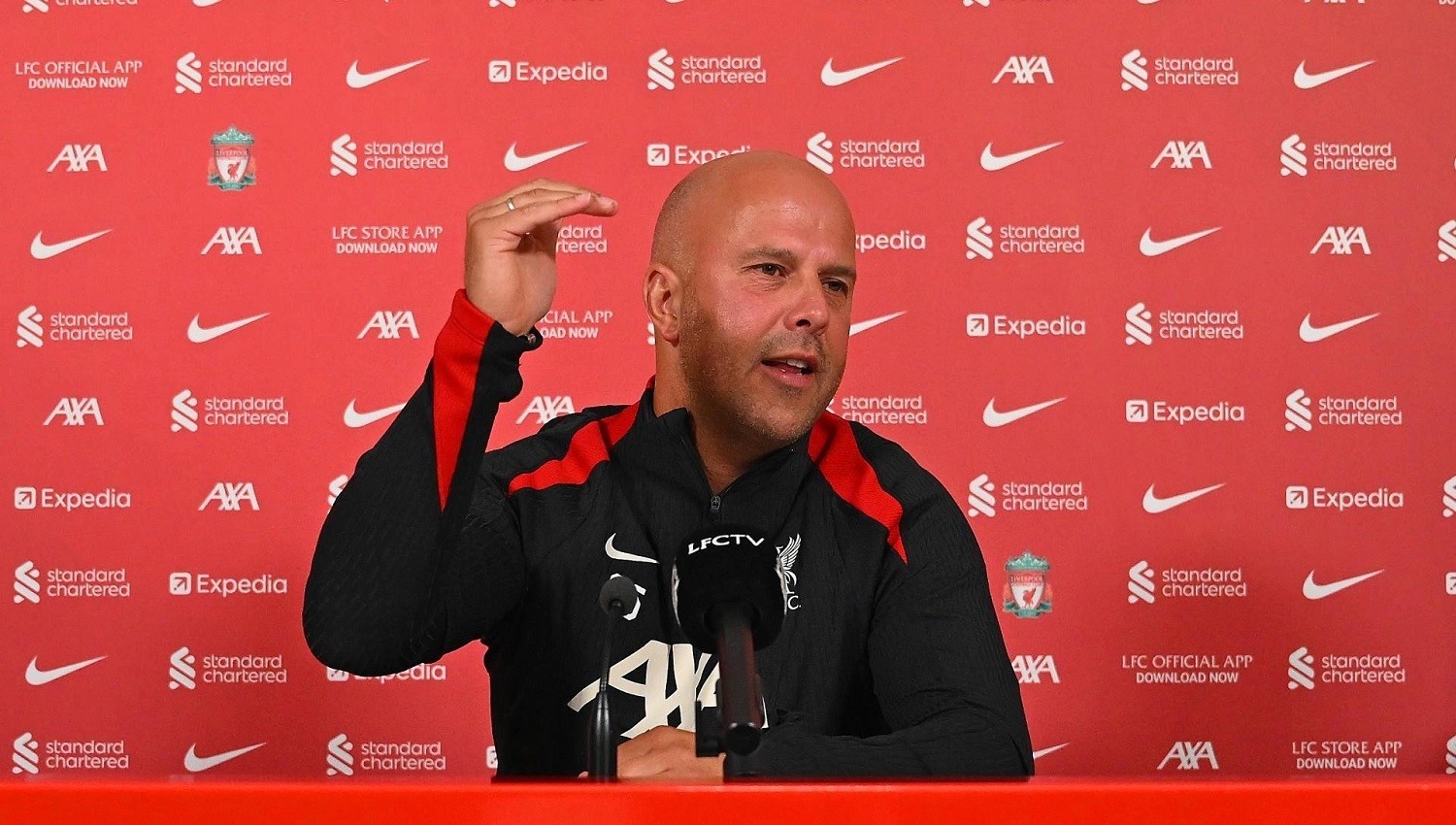 Manchester United vs Liverpool: Arne Slot Buka Peluang Turunkan Federico Chiesa