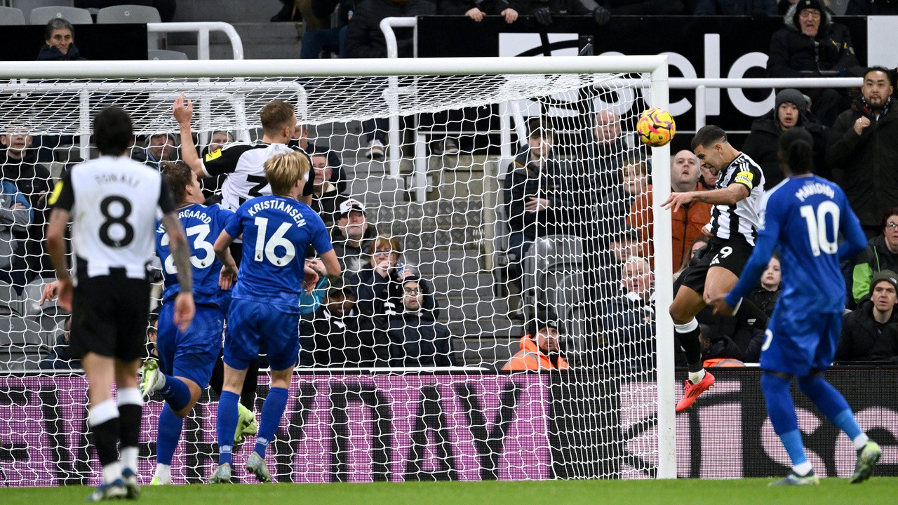 Hasil Newcastle vs Leicester di Liga Inggris - Kekalahan Pertama Ruud van Nistelrooy